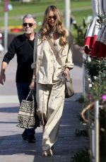 ELLE MACPHERSON Interviewed by Tracy Grimshaw for 60 Minutes at Bondi Beach in Sydney 08/31/2024