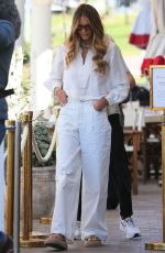 ELLE MACPHERSON Interviewed by Tracy Grimshaw for 60 Minutes at Bondi Beach in Sydney 08/31/2024