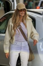 ELLE MACPHERSON Leaves Australia 09/10/2024
