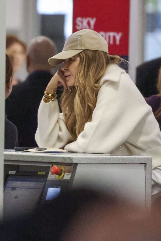 ELLE MACPHERSON Leaves Australia 09/10/2024