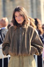 EMMA MACKEY Arrives at Loewe Spring-Summer 2025 Show at Paris Fashion Week 09/27/2024