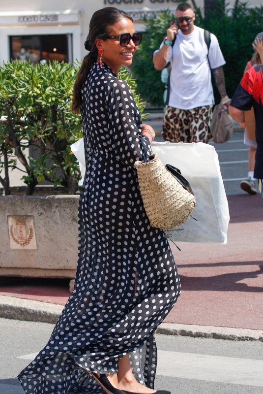 EMMA WEYMOUTH Out Shopping in Saint Tropez 08/30/2024