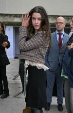 EVER ANDERSON Arrives at Chloe Show at Paris Fashion Week in Paris 09/26/2024