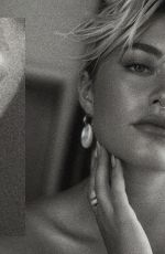 FLORENCE PUGH - Toronto Film Festival Portraits< September 2024