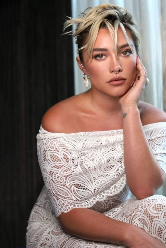 FLORENCE PUGH - Toronto Film Festival Portraits< September 2024