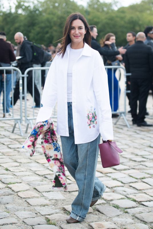 GALA GONZALEZ Arrives at Loewe Show at Paris Fashion Week 09/27/2024