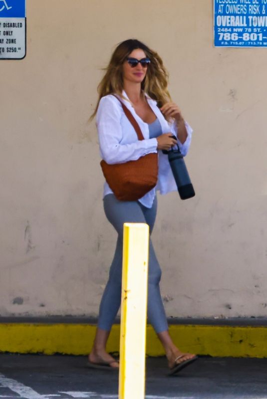 GISELE BUNDCHEN Out and About in Miami 09/07/2024