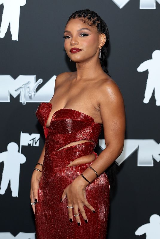 HALLE BAILEY at 2024 MTV Video Music Awards in New York 09/11/2024