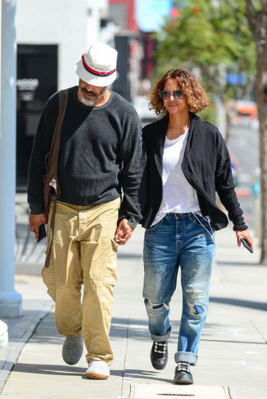HALLE BERRY and Van Hunt Out in Los Angeles 09/26/2024