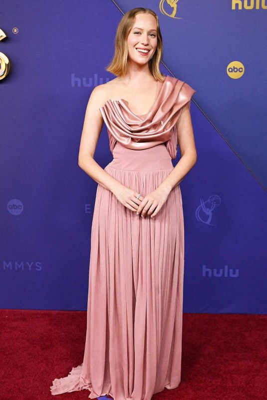 HANNAH EINBINDER at 76th Emmy Awards at Peacock Theatre in Los Angeles 09/15/2024