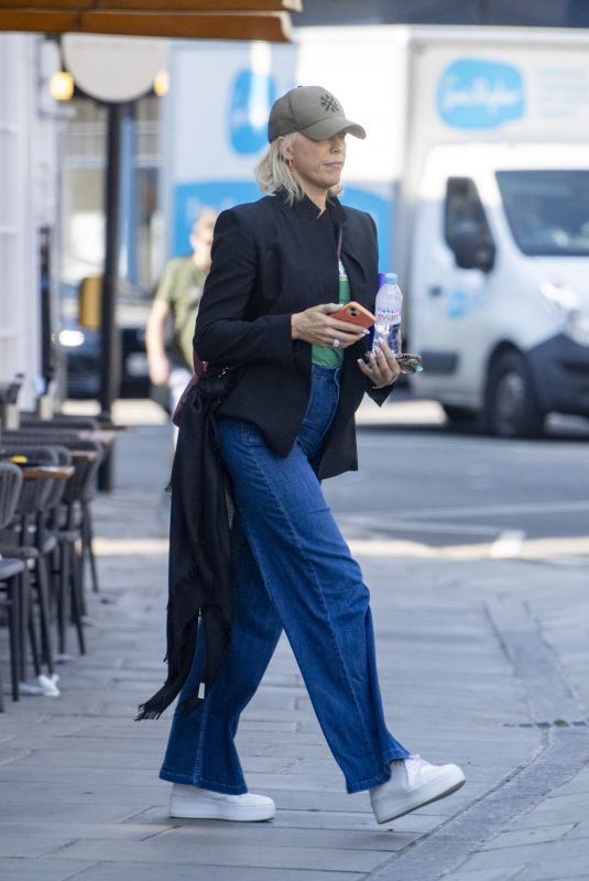 HANNAH WADDINGHAM Leaves Pizza Express in London 09/20/2024
