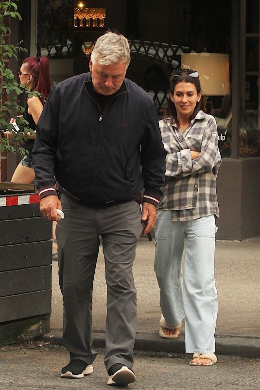 HILARIA and Alec BALDWIN Out in Manhattan 09/16/2024