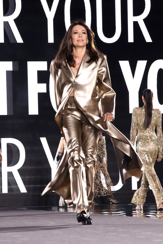 IRIS BERBEN at Le Defile L