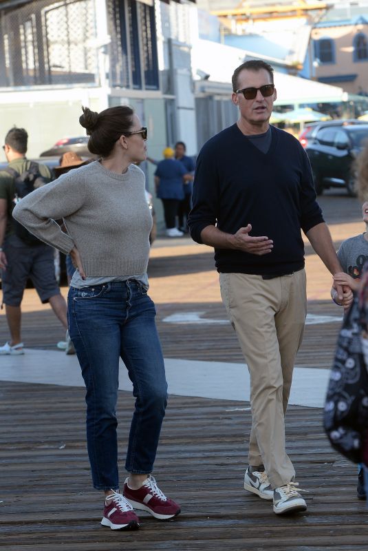 JENNIFER GARNER and Scott Stuber Out in Los Angeles 09/18/2024