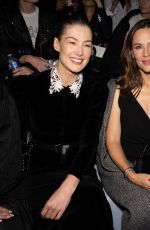 JENNIFER GARNER at Christian Dior Show at Paris Fashion Week 09/24/2024