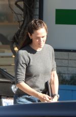 JENNIFER GARNER Out and About in Los Angeles 09/16/2024