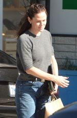 JENNIFER GARNER Out and About in Los Angeles 09/16/2024