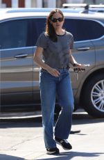 JENNIFER GARNER Out for Lunch at Brentwood Country Mart 09/05/2024