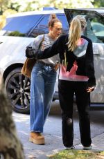 JENNIFER LOPEZ Arrives at Her Friend