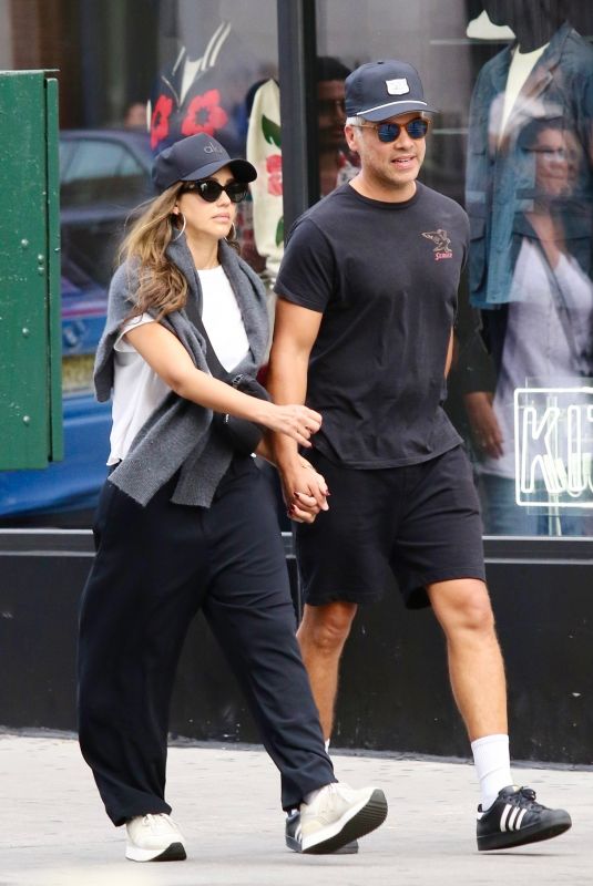JESSICA ALBA and Cash Warren Leaves Beauty Salon and Spa in Manhattan’s Downtown Area 09/16/2024