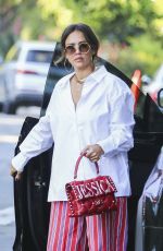 JESSICA ALBA Take Kids to a Friend