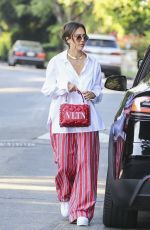 JESSICA ALBA Take Kids to a Friend