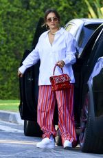 JESSICA ALBA Take Kids to a Friend