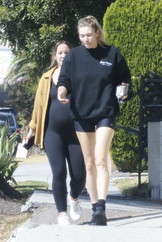 JESSICA HART Out for Breakfast with a Friend at All Time in Los Angeles 09/23/2024