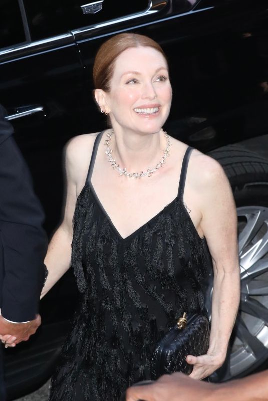 JULIANNE MOORE Arrives at Caring for Women Dinner in New York 09/09/2024