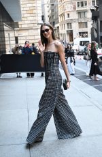KARLIE KLOSS Arrives at Carolina Herrera Spring 2024 Fashion Show at New York Fashion Week 09/09/2024