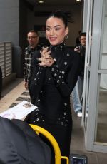 KAT YPERRY Thrills Her Melbourne Fans in Melbourne 09/25/2024