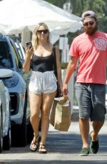 KATE HUDSON and Danny Fujikawa Leaves Grocery Store in Los Angeles 09/04/2024