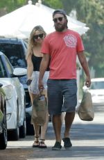 KATE HUDSON and Danny Fujikawa Leaves Grocery Store in Los Angeles 09/04/2024
