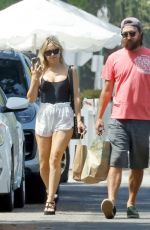 KATE HUDSON and Danny Fujikawa Leaves Grocery Store in Los Angeles 09/04/2024