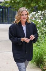 KATE WINSLET Leaves Filming a Segment for TV SHow C a vous in Paris 09/09/2024