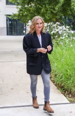 KATE WINSLET Leaves Filming a Segment for TV SHow C a vous in Paris 09/09/2024