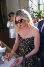 KIRSTEN DUNST Greets Fans After Gucci Spring/Summer 2025 Show at Milan Fashion Week 09/20/2024