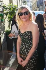KIRSTEN DUNST Greets Fans After Gucci Spring/Summer 2025 Show at Milan Fashion Week 09/20/2024