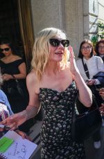 KIRSTEN DUNST Greets Fans After Gucci Spring/Summer 2025 Show at Milan Fashion Week 09/20/2024