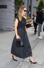 KRISTEN BELL Heading to Kelly Clarkson Show in New York 09/24/2024