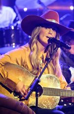 LAINEY WILSON at Tonight Show Starring Jimmy Fallon 09/10/2024