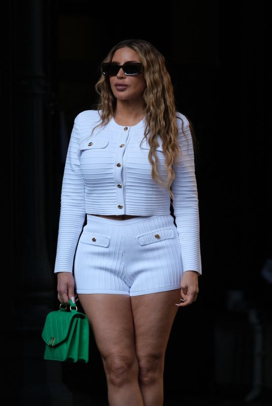 LARSA PIPPEN Out at a Park in Milan 09/21/2024