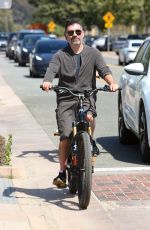 LAUREN SILVERMAN and Simon Cowell Enjoy a Bicycle Ride in Los Angeles 09/01/2024