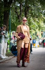 LEONIE HANNE Outside Gucci Fashion Show at Milan Fashion Week 09/20/2024