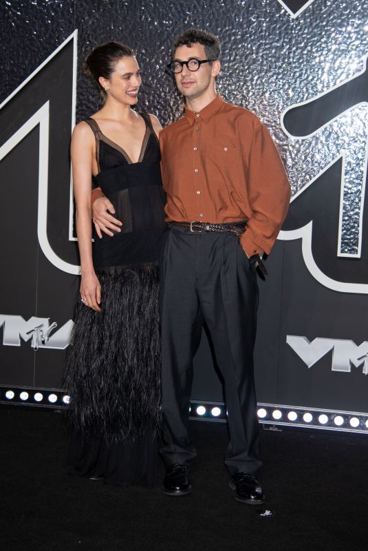 MARGARET QUALLEY at 2024 MTV Video Music Awards in New York 09/11/2024