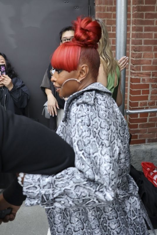 MARY J. BLIGE Arrives at Alice + Olivia Fashion Show in New York 09/07/2024