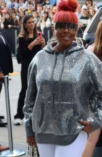 MARY J. BLIGE Arrives at Michael Kors Fashion Show in New York 09/10/2024