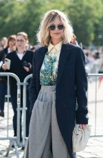 MEG RYAN Arrives at Loewe Show at Paris Fashion Week 09/27/2024