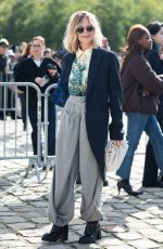MEG RYAN Arrives at Loewe Show at Paris Fashion Week 09/27/2024
