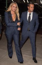 MIRANDA LAMBERT and Brendan McLoughlin Arrives at Their Hotel in New York 09/18/2024